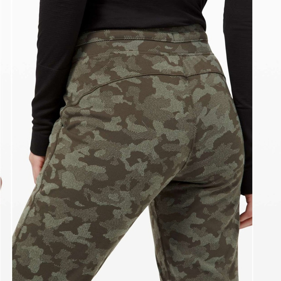 Lululemon Ready to Rulu Jogger 29"
Heritage Camo Dark Olive Green Twill - Picture 2 of 7
